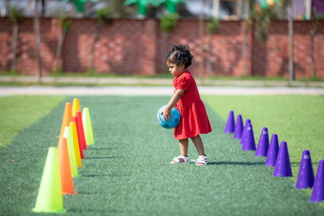通过政府支 通过政府支